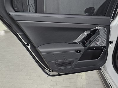 2025 BMW I7 thumbnail 15