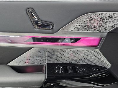 2025 BMW I7 thumbnail 30