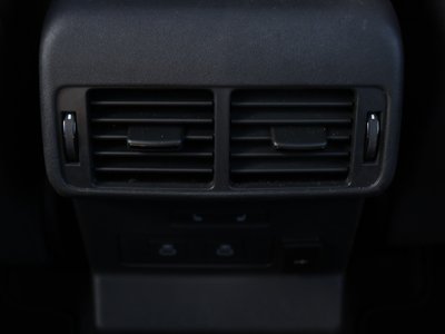 LAND ROVER RANGE ROVER VELAR 2025 thumbnail 44