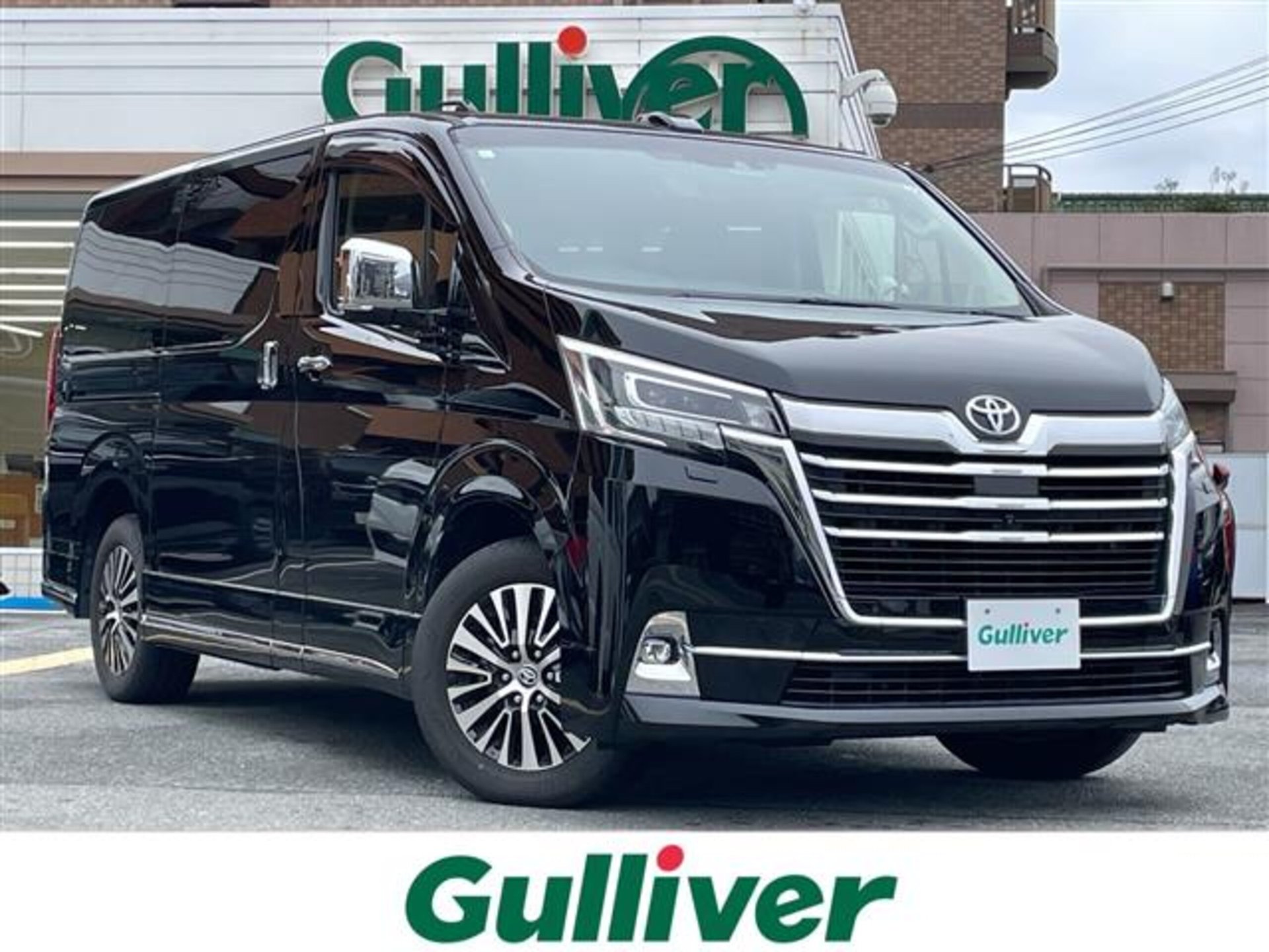 TOYOTA GRAND ACE - View 1