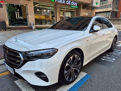MERCEDES-BENZ E-CLASS - 1