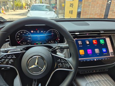 MERCEDES-BENZ E-CLASS - 8
