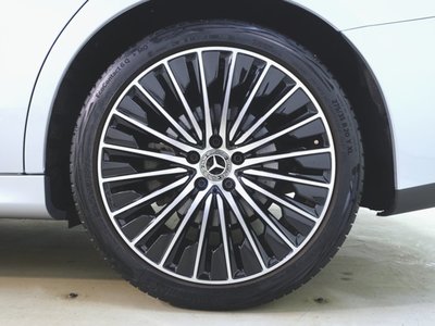 صورة مصغرة 33 لـ 2025 Mercedes-BENZ E-CLASS