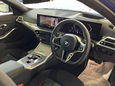 2025 BMW 3 SERIES — фото 3
