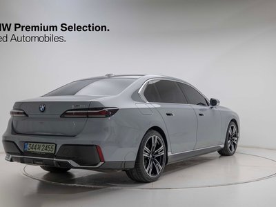 BMW I7 - 4