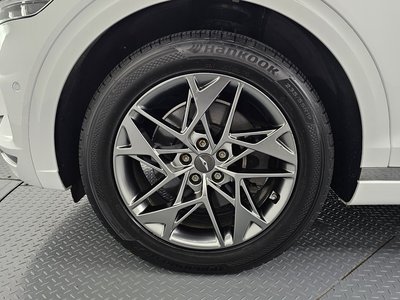 صورة 6 لـ 2021 Genesis GV70