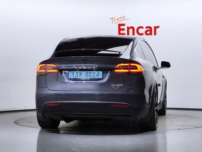 TESLA MODEL X - 3