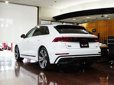 2023 AUDI Q8 photo 2