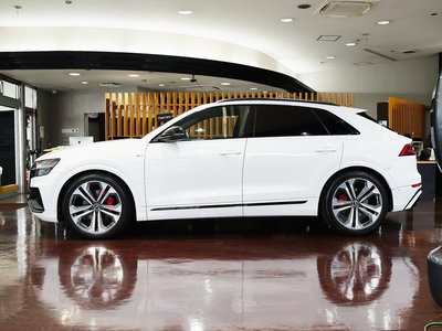 2023 AUDI Q8 photo 6