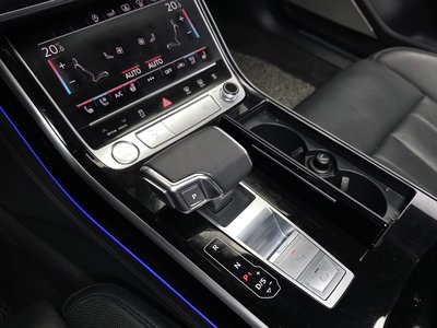 AUDI A8 - 9