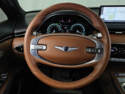 2021 Genesis GV70 thumbnail 13