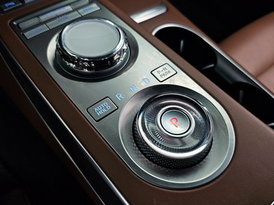 صورة 9 لـ 2021 Genesis GV70