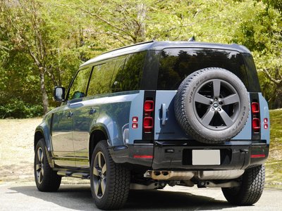 LAND ROVER DEFENDER - 3