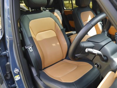 LAND ROVER DEFENDER - 6