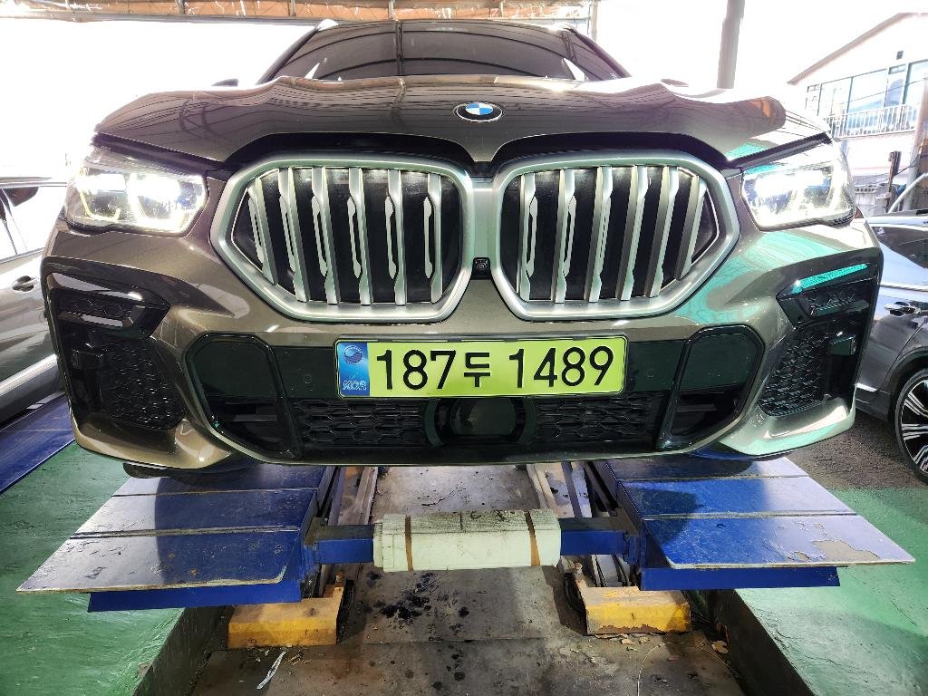 BMW X6 - View 1