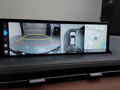 2023 Genesis GV70 — миниатюра 16