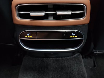 2023 Genesis GV70 — миниатюра 18
