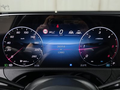 MERCEDES-BENZ E-CLASS - 8