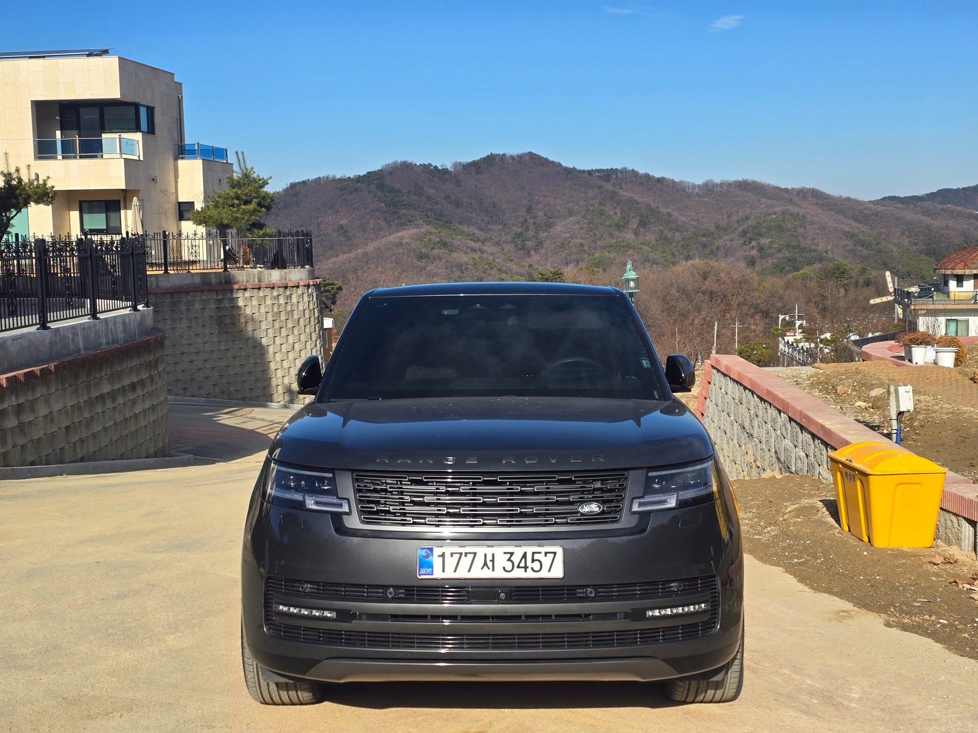 LAND ROVER RANGE ROVER - View 1