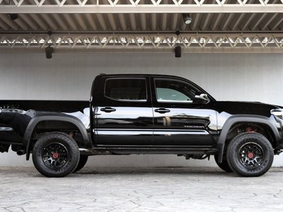 TOYOTA TACOMA - 10