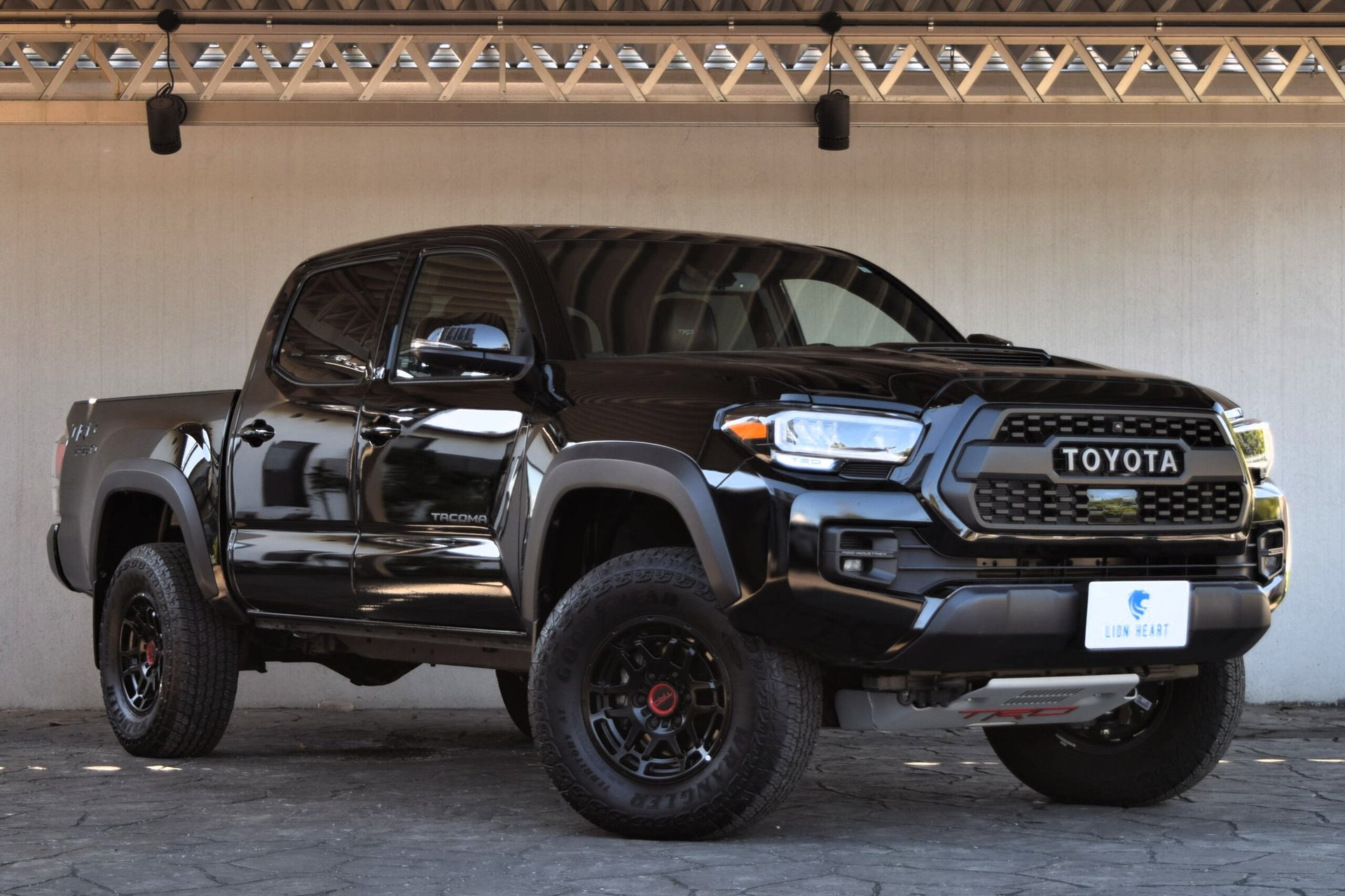 TOYOTA TACOMA - View 1