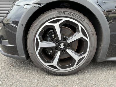 2024 Porsche TAYCAN photo 10