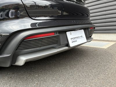 2024 Porsche TAYCAN photo 9