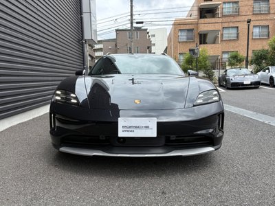 2024 Porsche TAYCAN photo 3