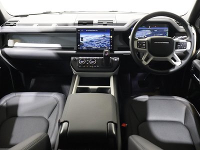 LAND ROVER DEFENDER - 4