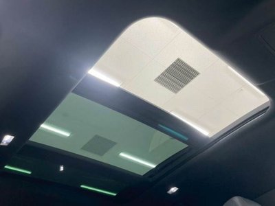 LAND ROVER DEFENDER - 5