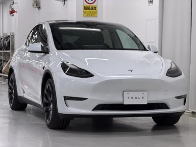 TESLA MODEL Y - 8