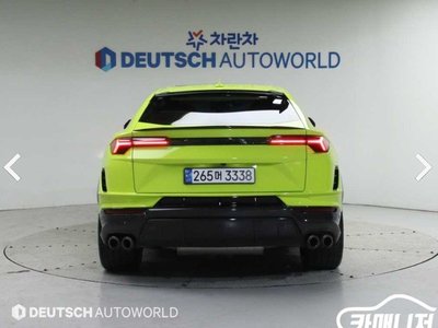 LAMBORGHINI URUS - 3