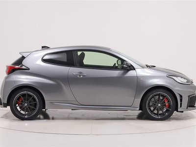 TOYOTA GR YARIS - 10