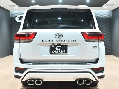 TOYOTA LAND CRUISER 300 - 7