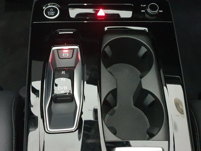 صورة 9 لـ 2025 AUDI Q6 E-TRON