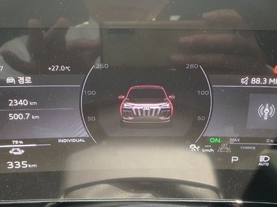 صورة 8 لـ 2025 AUDI Q6 E-TRON