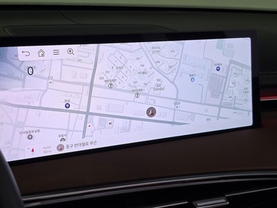 2025 Genesis GV70 thumbnail 19