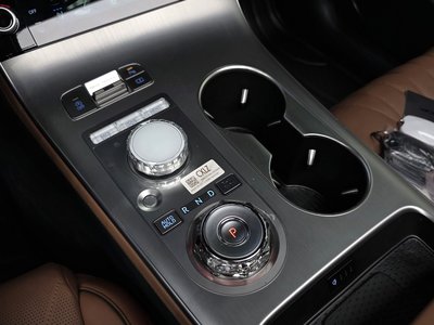 2025 Genesis GV70 thumbnail 12