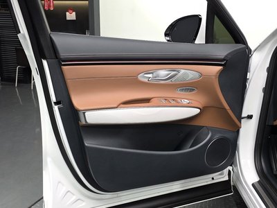 2025 Genesis GV70 thumbnail 14