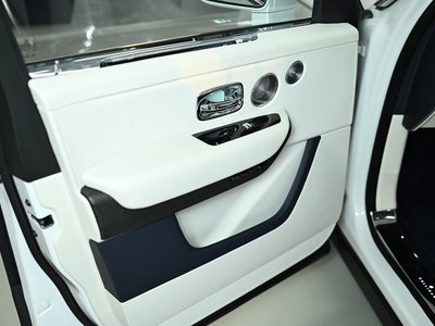 صورة 40 لـ 2018 ROLLS-ROYCE CULLINAN