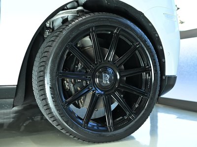 صورة 32 لـ 2018 ROLLS-ROYCE CULLINAN