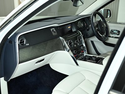 صورة 43 لـ 2018 ROLLS-ROYCE CULLINAN