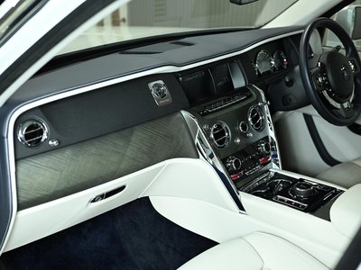 صورة 45 لـ 2018 ROLLS-ROYCE CULLINAN
