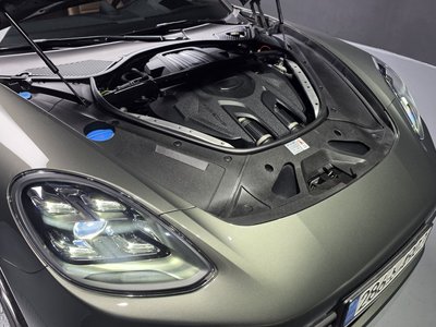 2022 Porsche PANAMERA photo 7
