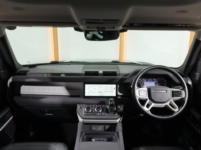 LAND ROVER DEFENDER - 2