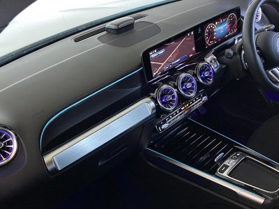 MERCEDES-BENZ GLB - 9