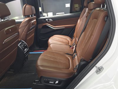 2023 BMW X7 thumbnail 18