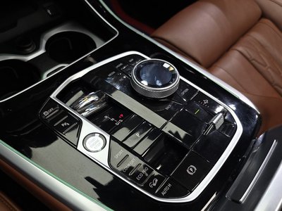 2023 BMW X7 thumbnail 12