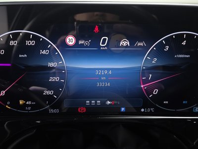 MERCEDES-BENZ E-CLASS - 8