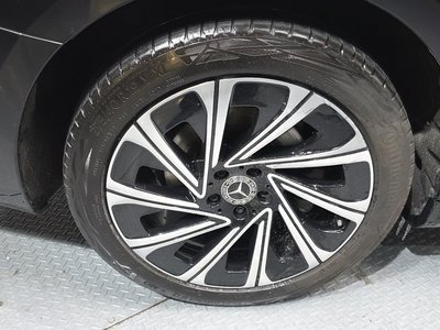 MERCEDES-BENZ E-CLASS - 6